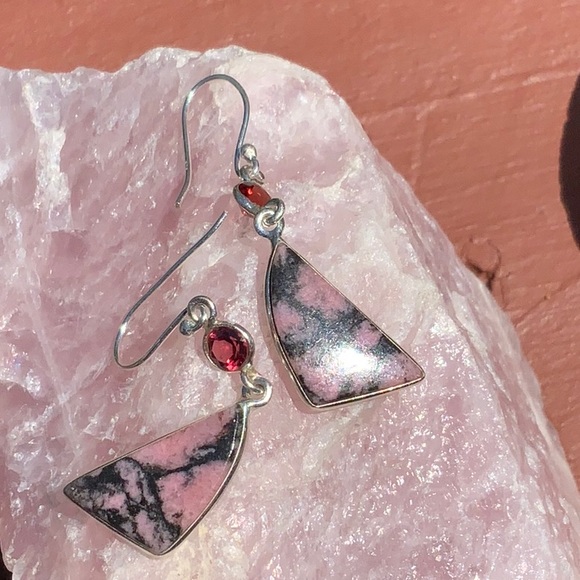 BOUTIQUE BLACK MANGANESE & GARNET 925 EARRINGS - Picture 7 of 8